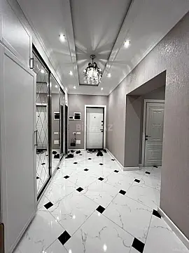 Satılır 3 otaqlı mənzil 145 m²