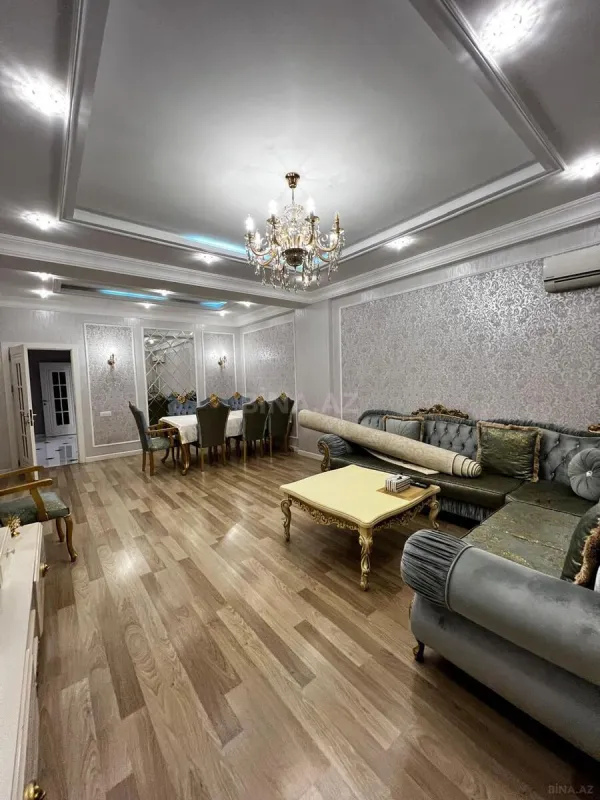 Satılır 3 otaqlı mənzil 145 m²