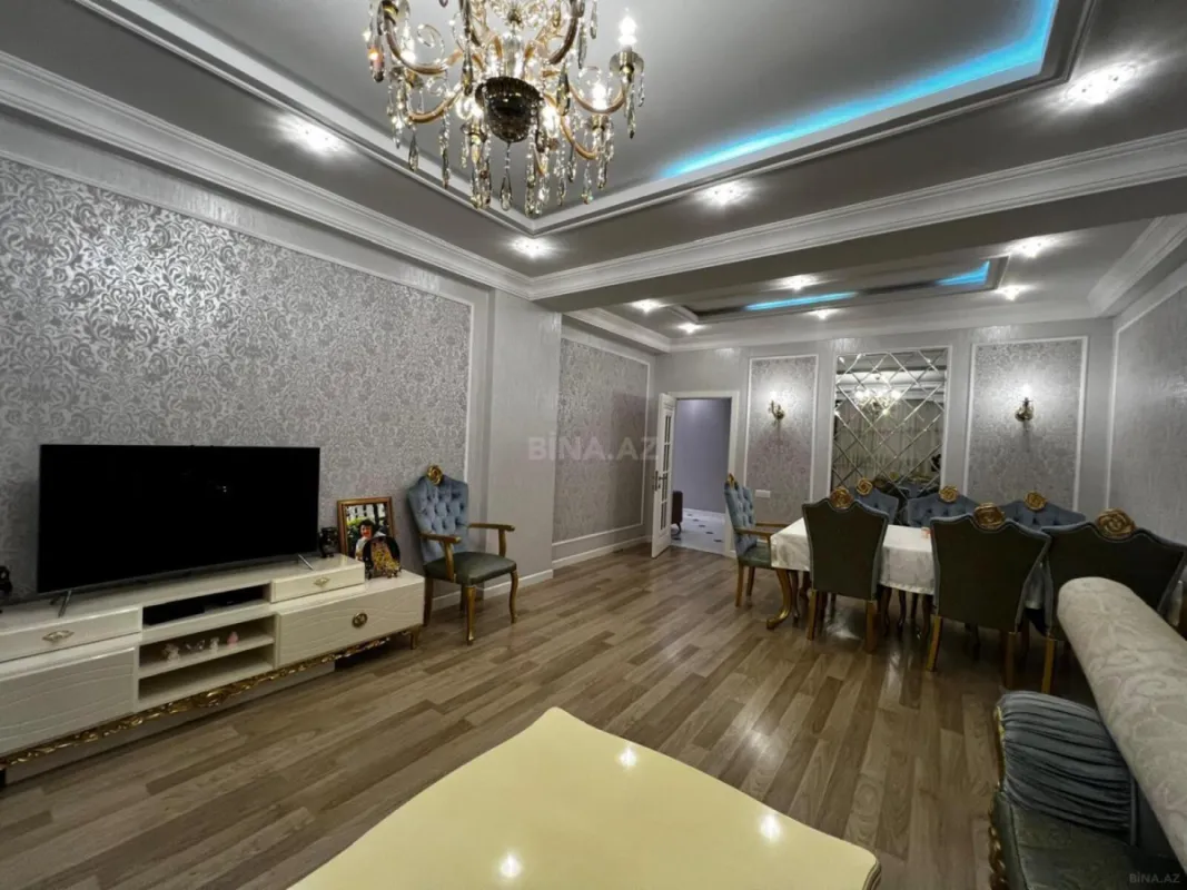 Satılır 3 otaqlı mənzil 145 m²