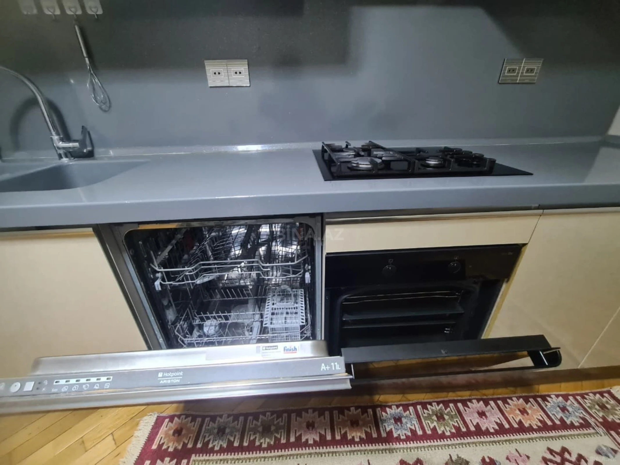 Kirayə verilir 3 otaqlı mənzil 150 m²