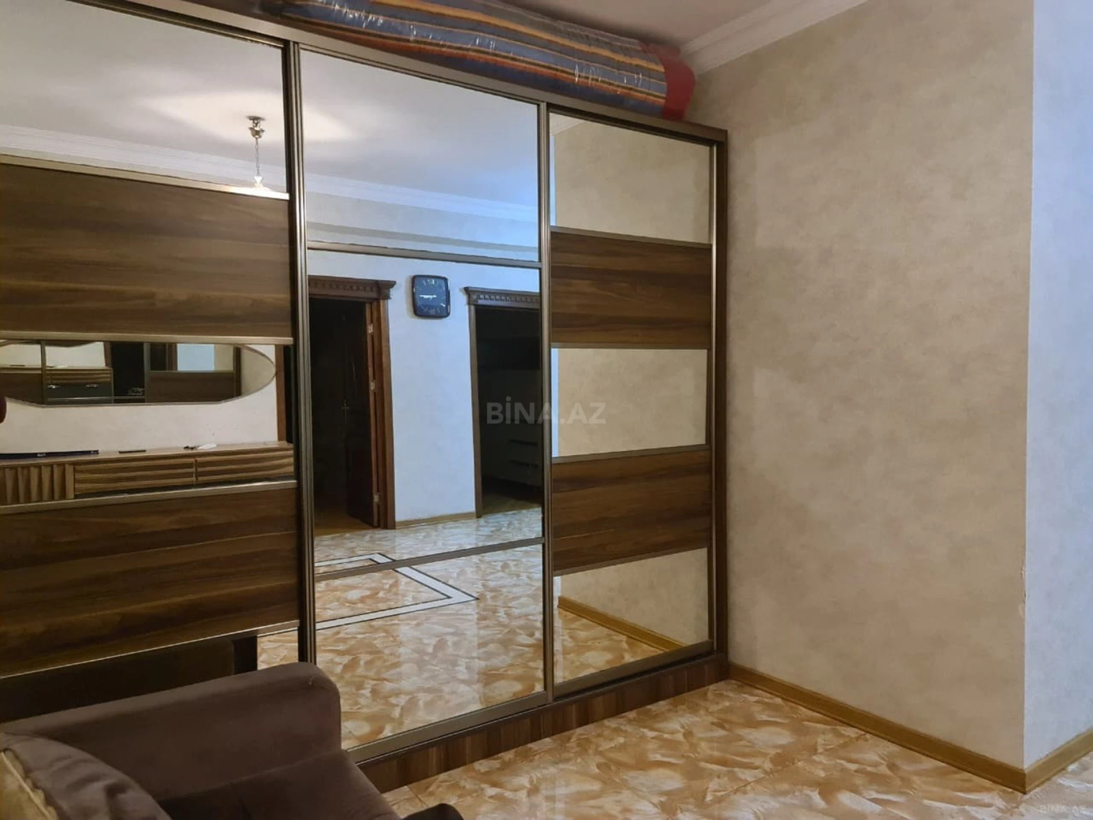 Kirayə verilir 3 otaqlı mənzil 150 m²