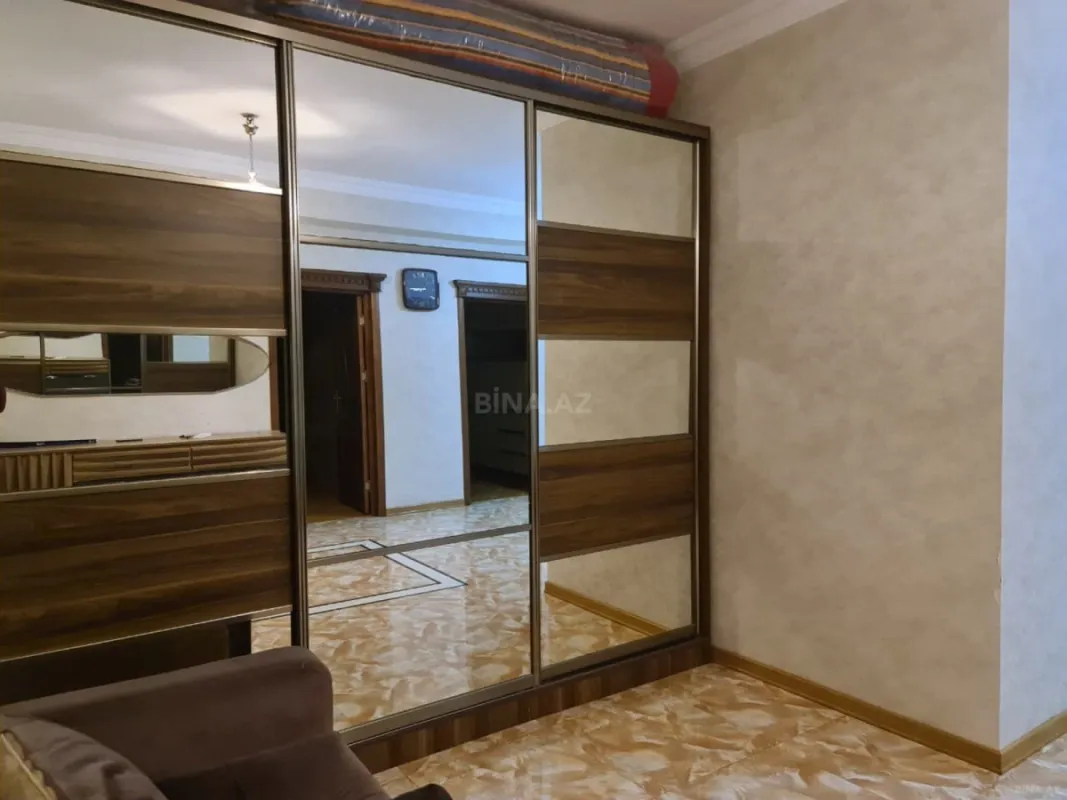 Kirayə verilir 3 otaqlı mənzil 150 m²