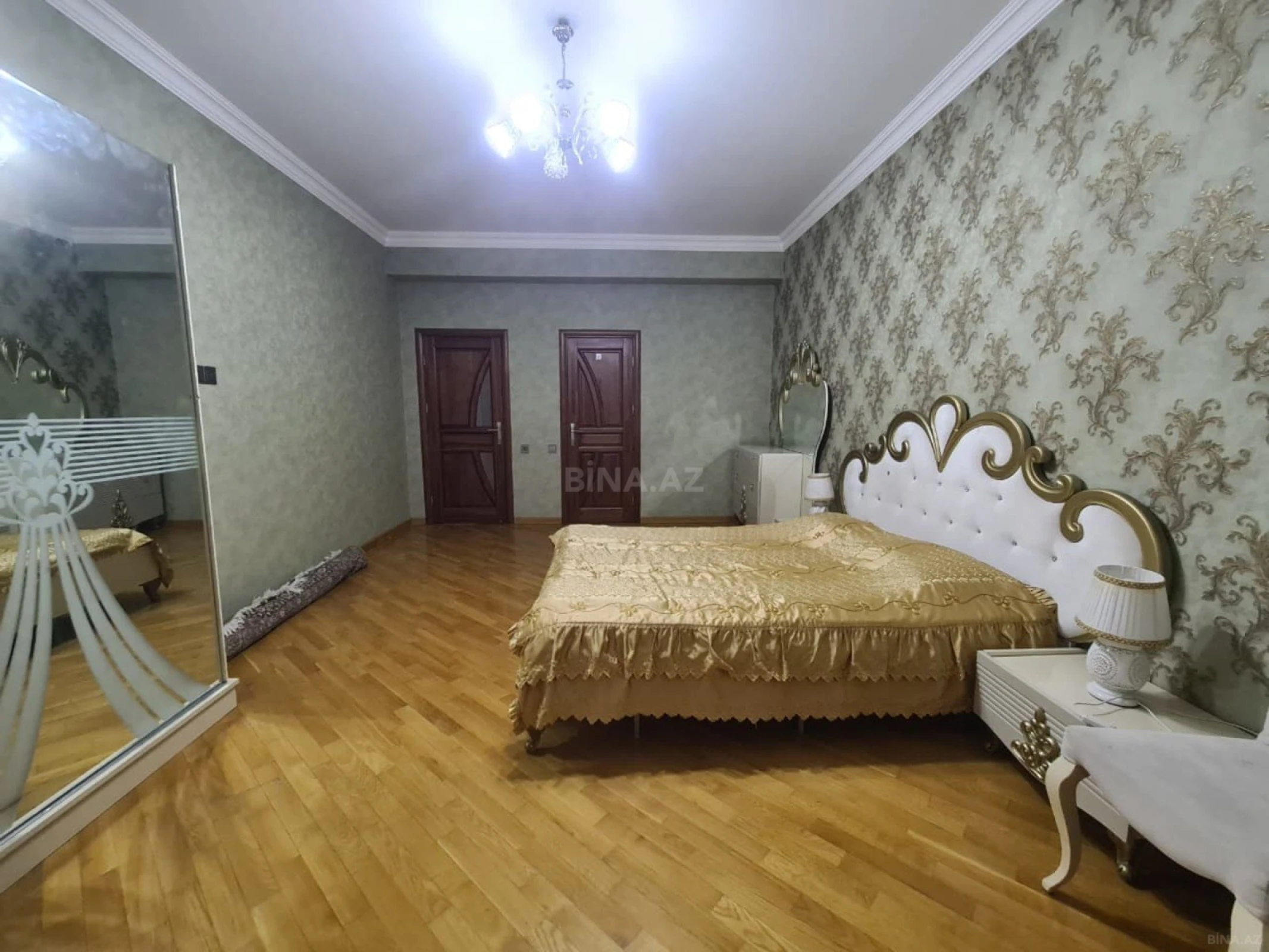 Kirayə verilir 3 otaqlı mənzil 150 m²