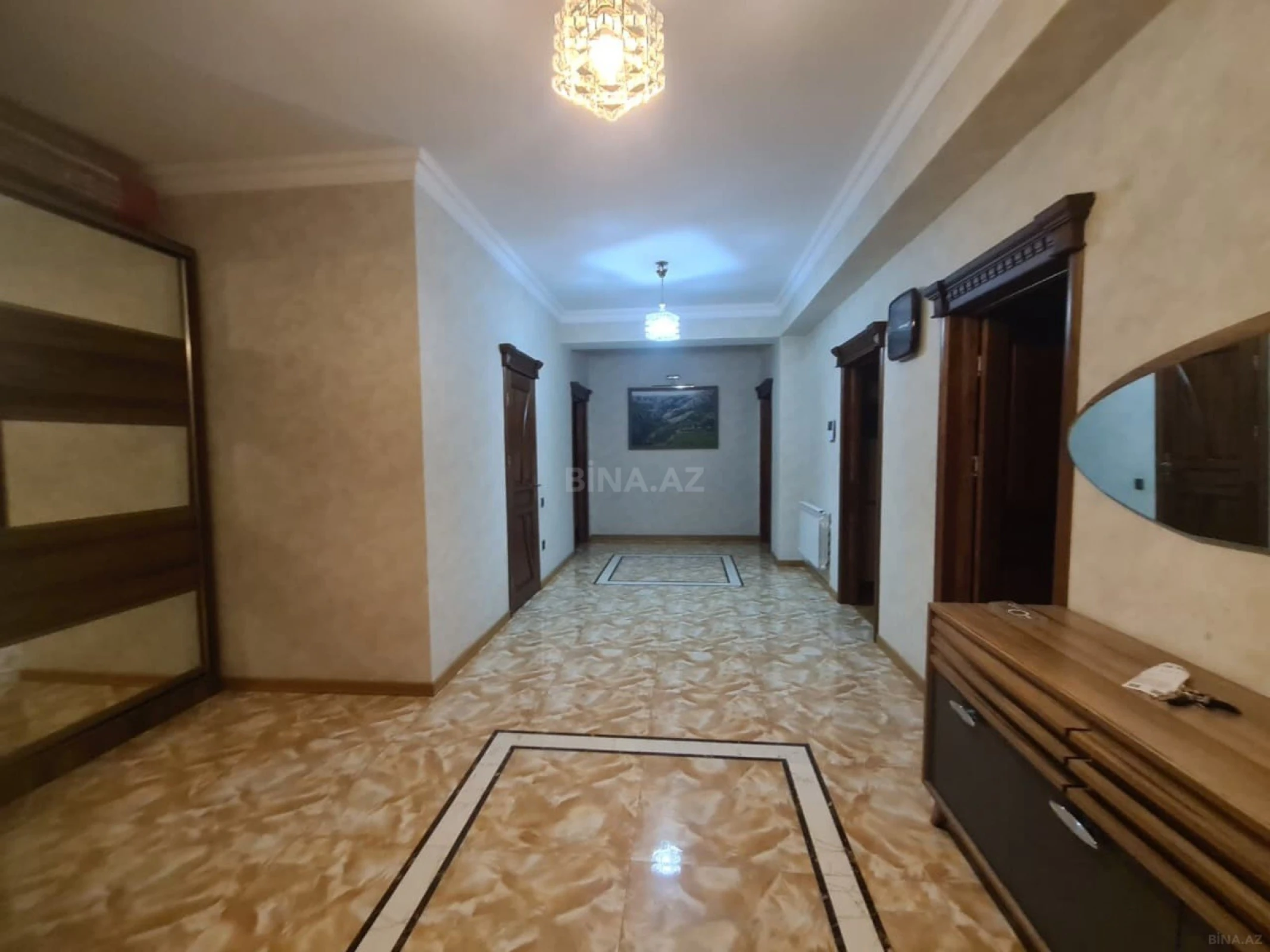 Kirayə verilir 3 otaqlı mənzil 150 m²