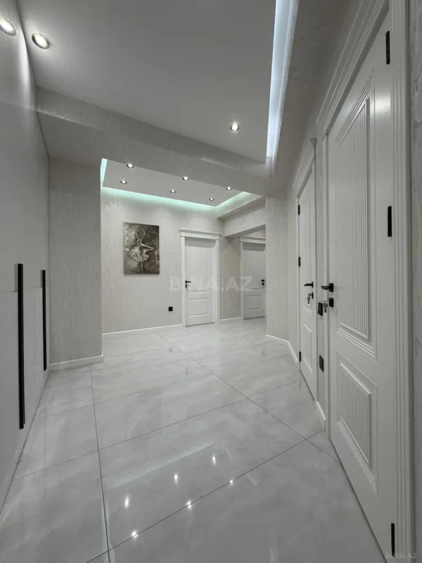 Satılır 3 otaqlı mənzil 107 m²