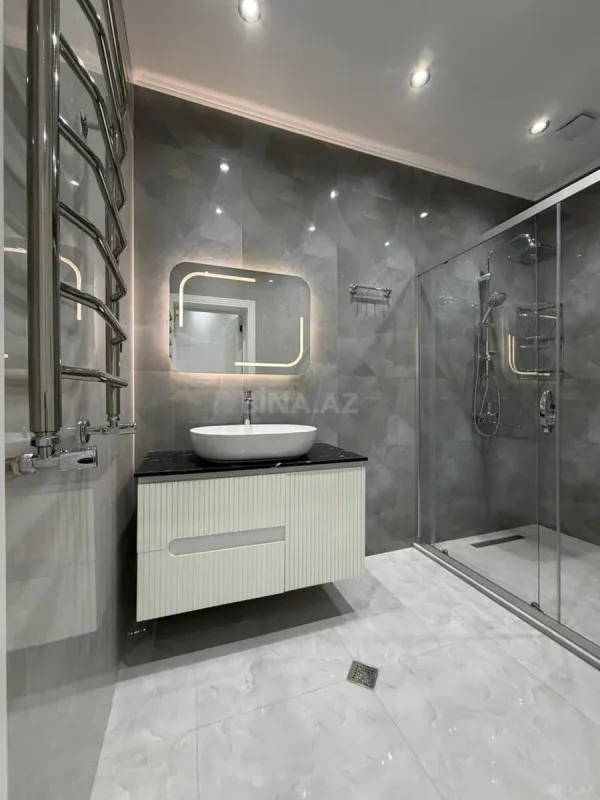 Satılır 3 otaqlı mənzil 107 m²