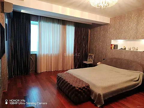 Satılır 4 otaqlı mənzil 185.5 m²