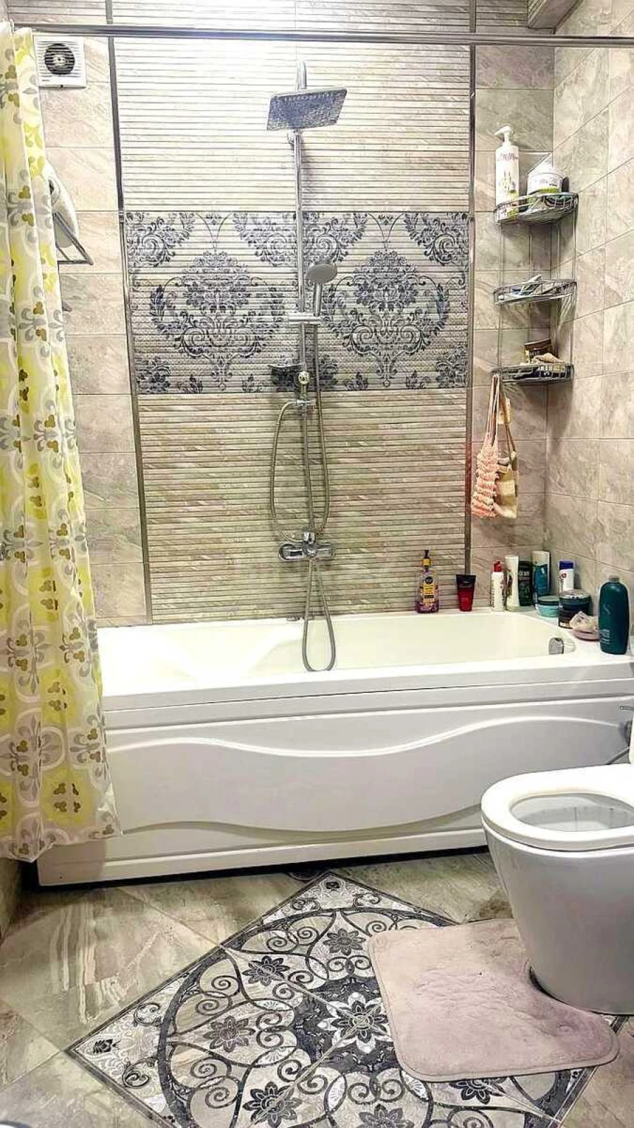 Satılır 4 otaqlı mənzil 185.5 m²