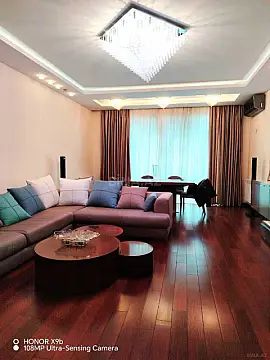 Satılır 4 otaqlı mənzil 185.5 m²