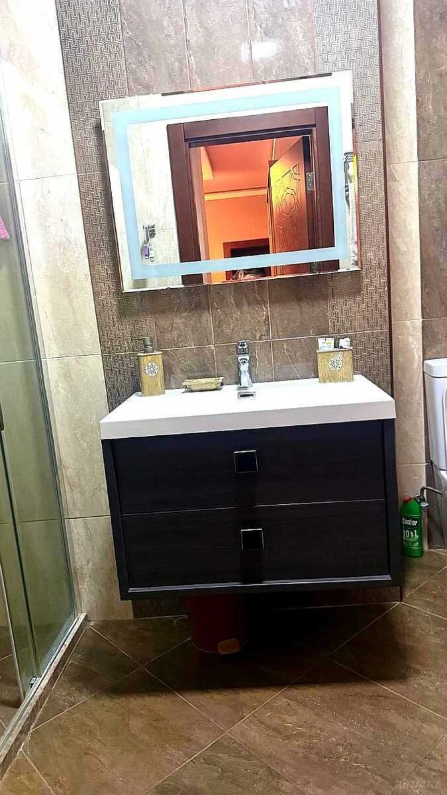 Satılır 4 otaqlı mənzil 185.5 m²