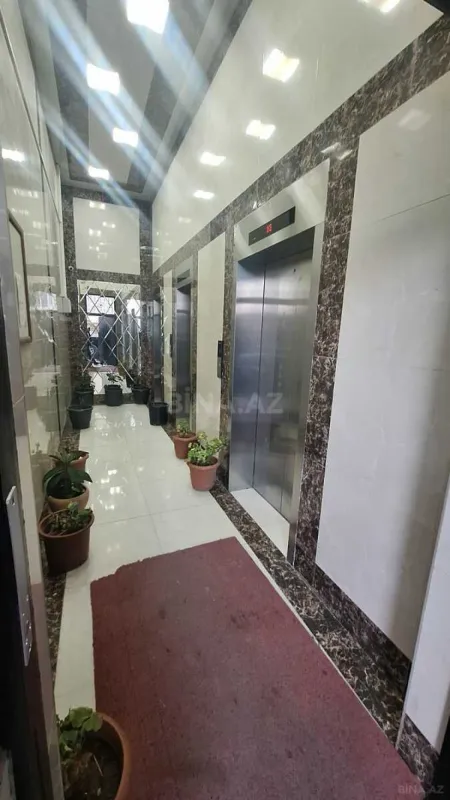 Satılır 2 otaqlı mənzil 78 m²