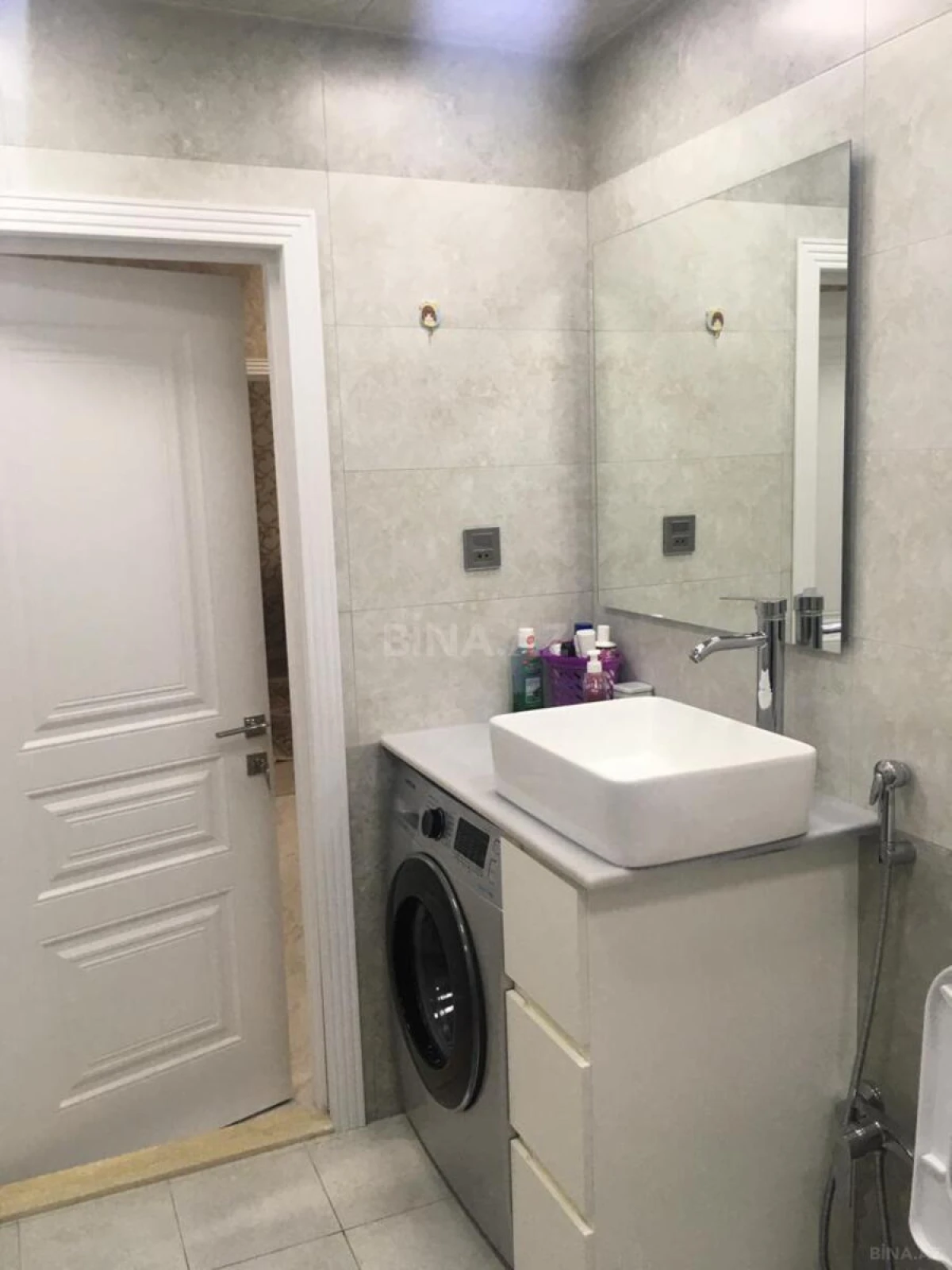 Satılır 2 otaqlı mənzil 78 m²