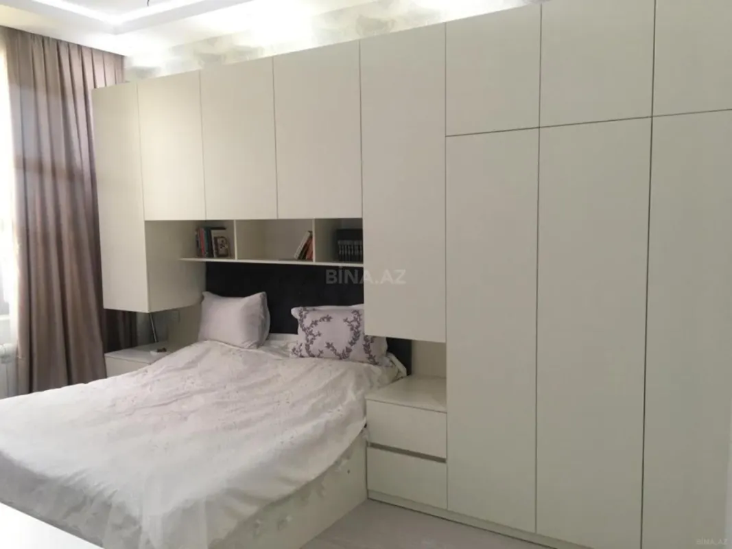 Satılır 2 otaqlı mənzil 78 m²