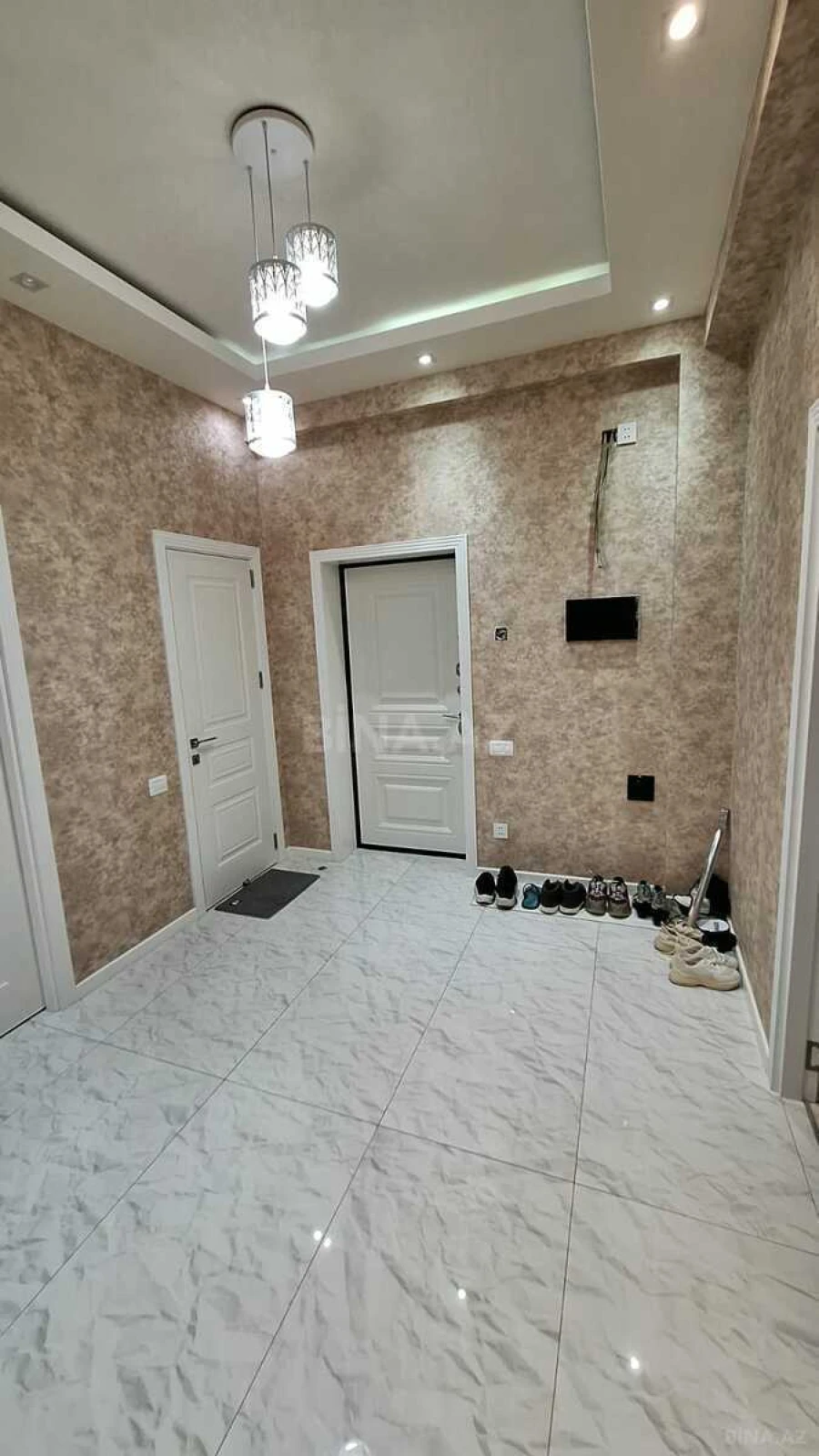 Satılır 2 otaqlı mənzil 78 m²
