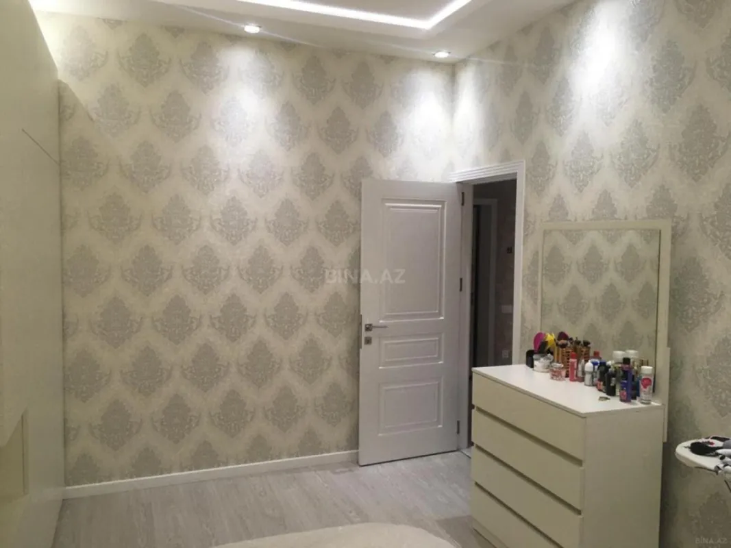 Satılır 2 otaqlı mənzil 78 m²