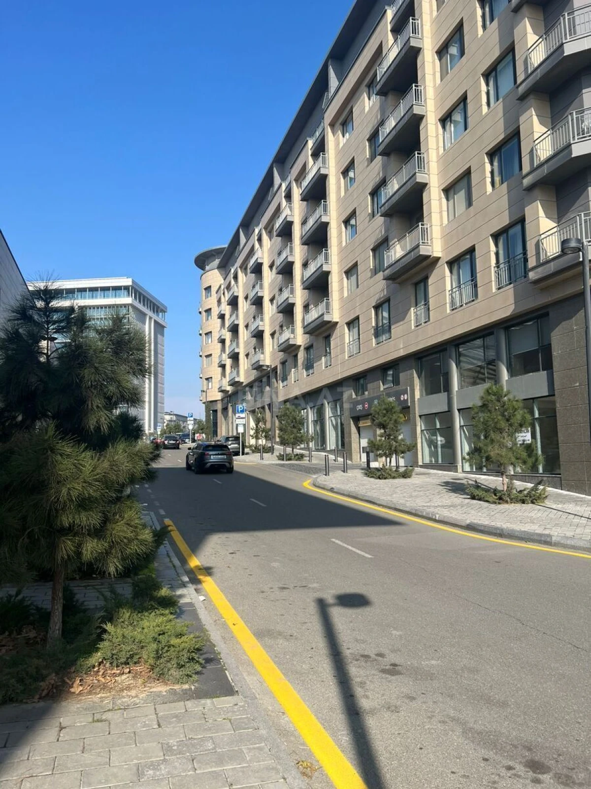 Kirayə verilir 3 otaqlı mənzil 143 m²