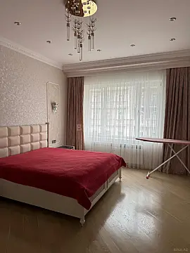 Kirayə verilir 3 otaqlı mənzil 143 m²