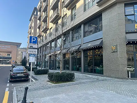 Kirayə verilir 3 otaqlı mənzil 143 m²