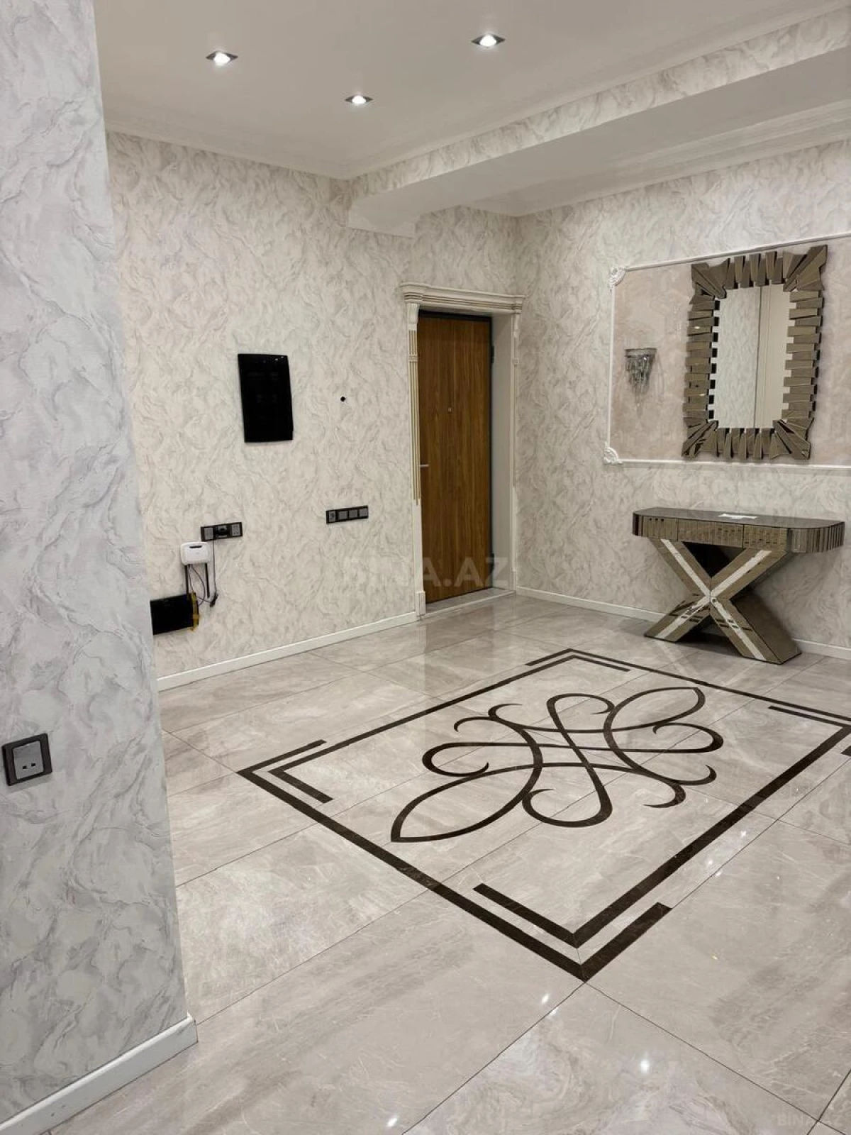 Kirayə verilir 3 otaqlı mənzil 143 m²