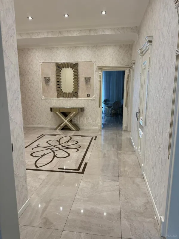 Kirayə verilir 3 otaqlı mənzil 143 m²