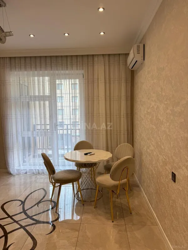 Kirayə verilir 3 otaqlı mənzil 143 m²