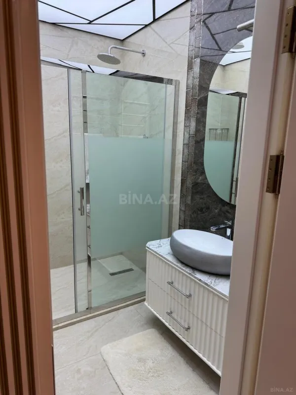 Kirayə verilir 3 otaqlı mənzil 143 m²