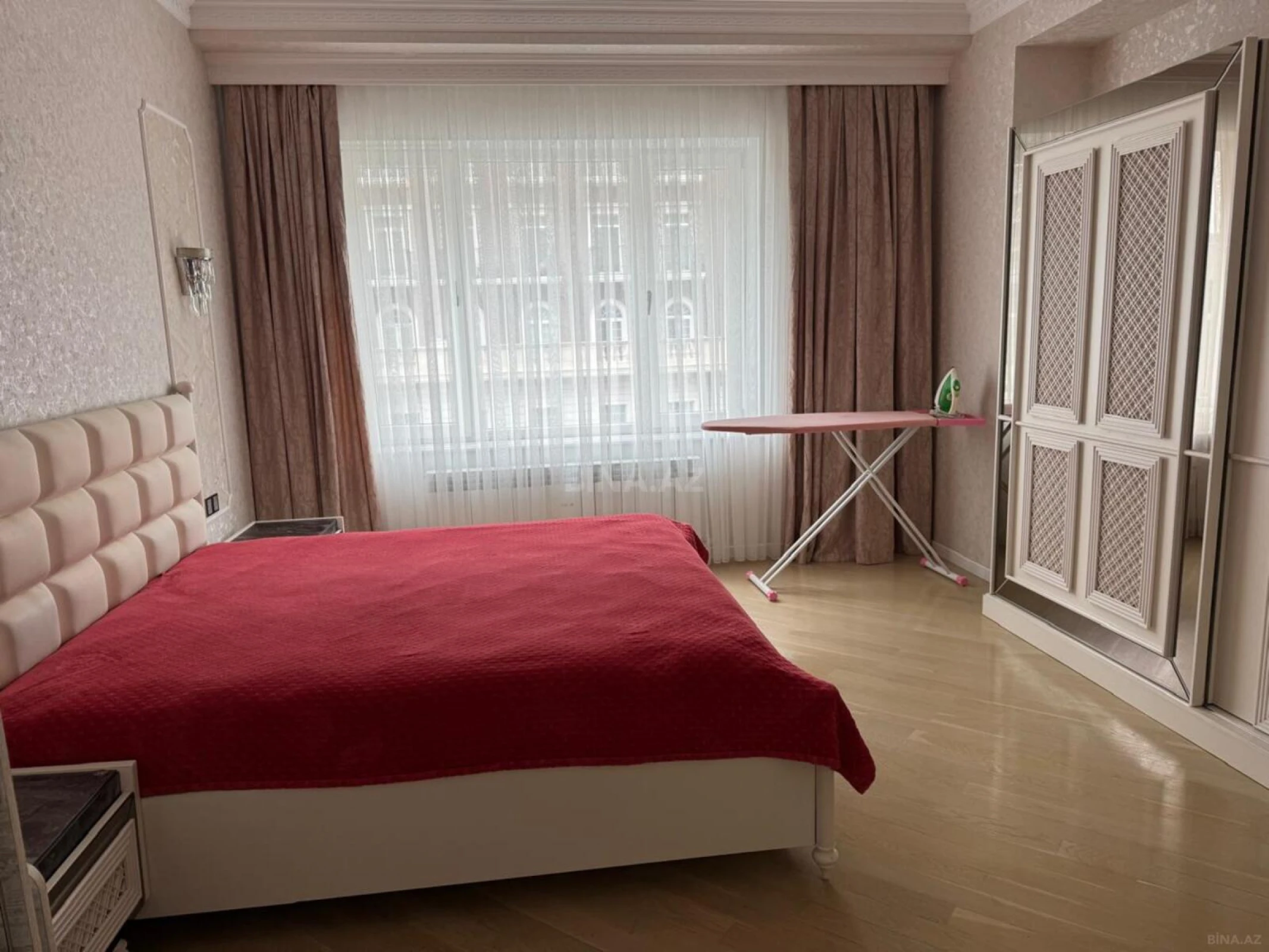 Kirayə verilir 3 otaqlı mənzil 143 m²