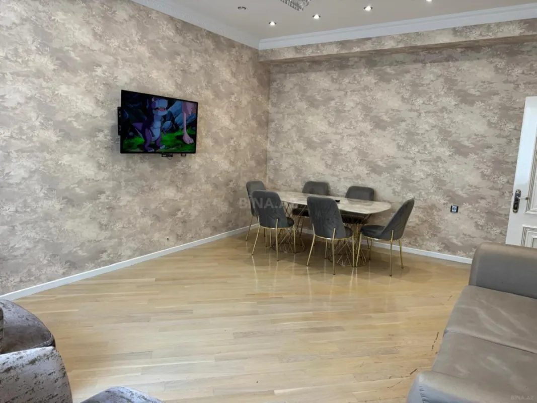 Kirayə verilir 3 otaqlı mənzil 143 m²