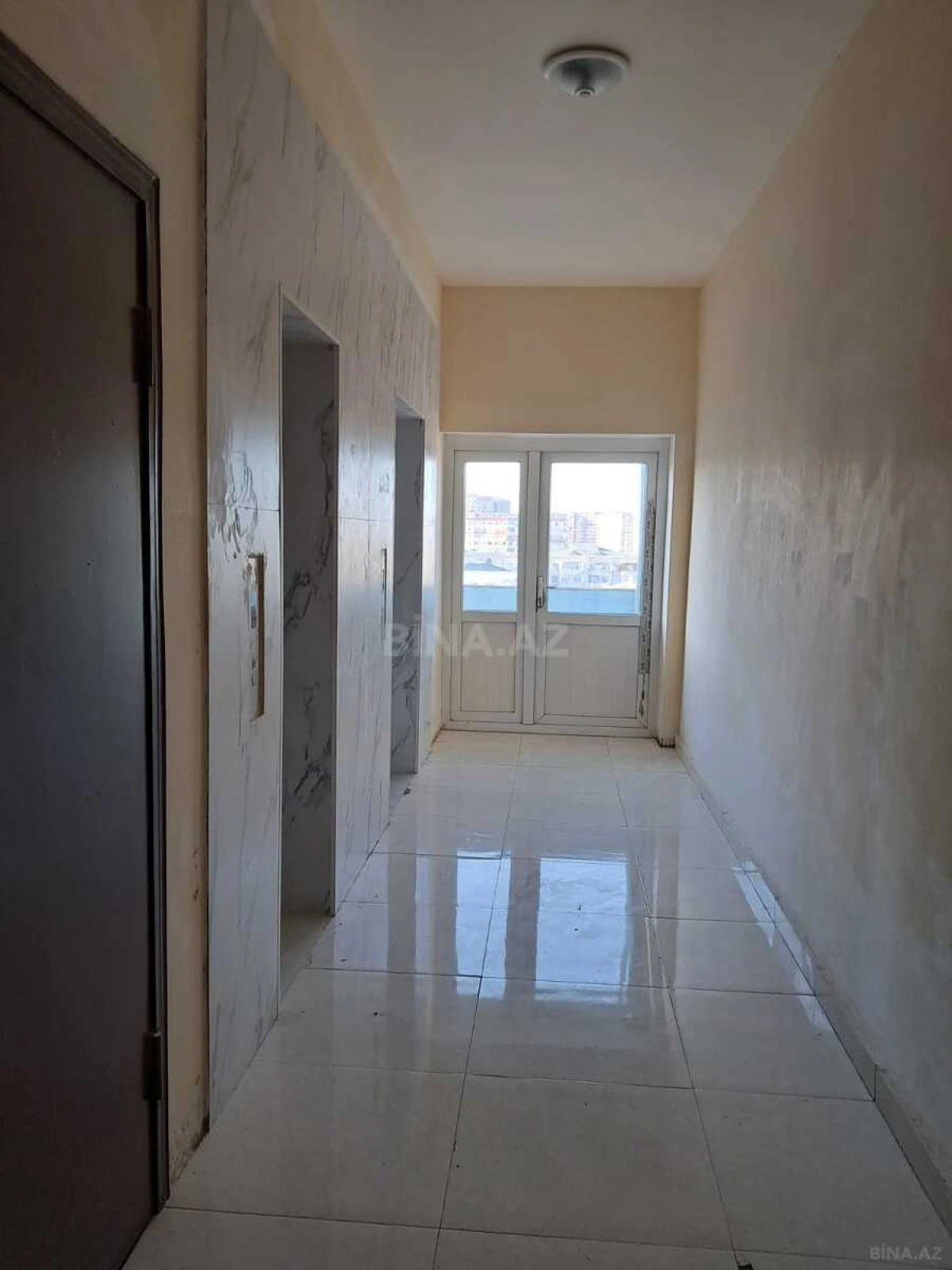 Satılır 2 otaqlı mənzil 72 m²