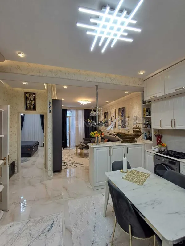 Satılır 2 otaqlı mənzil 72 m²