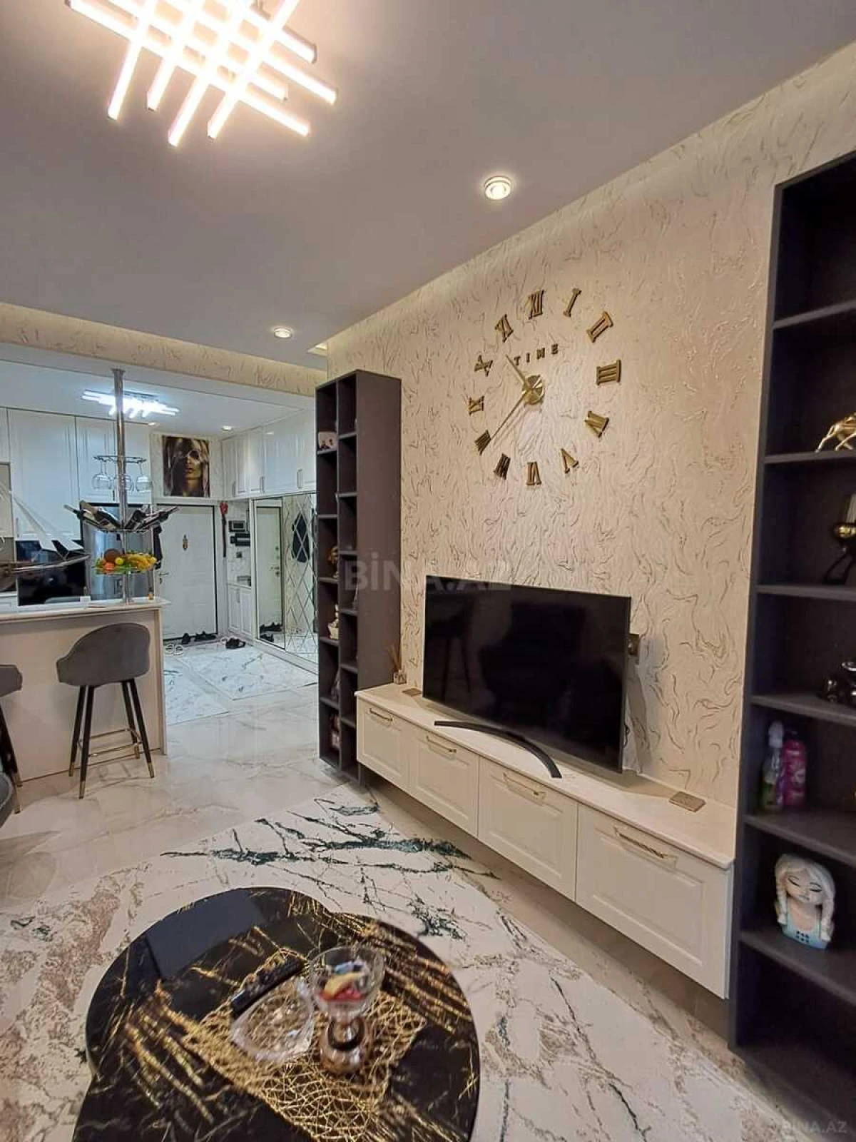 Satılır 2 otaqlı mənzil 72 m²