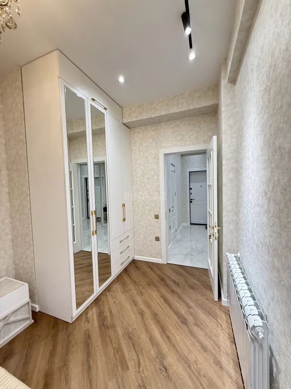 Kirayə verilir 2 otaqlı mənzil 75 m²