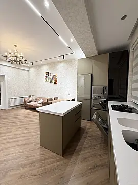 Kirayə verilir 2 otaqlı mənzil 75 m²