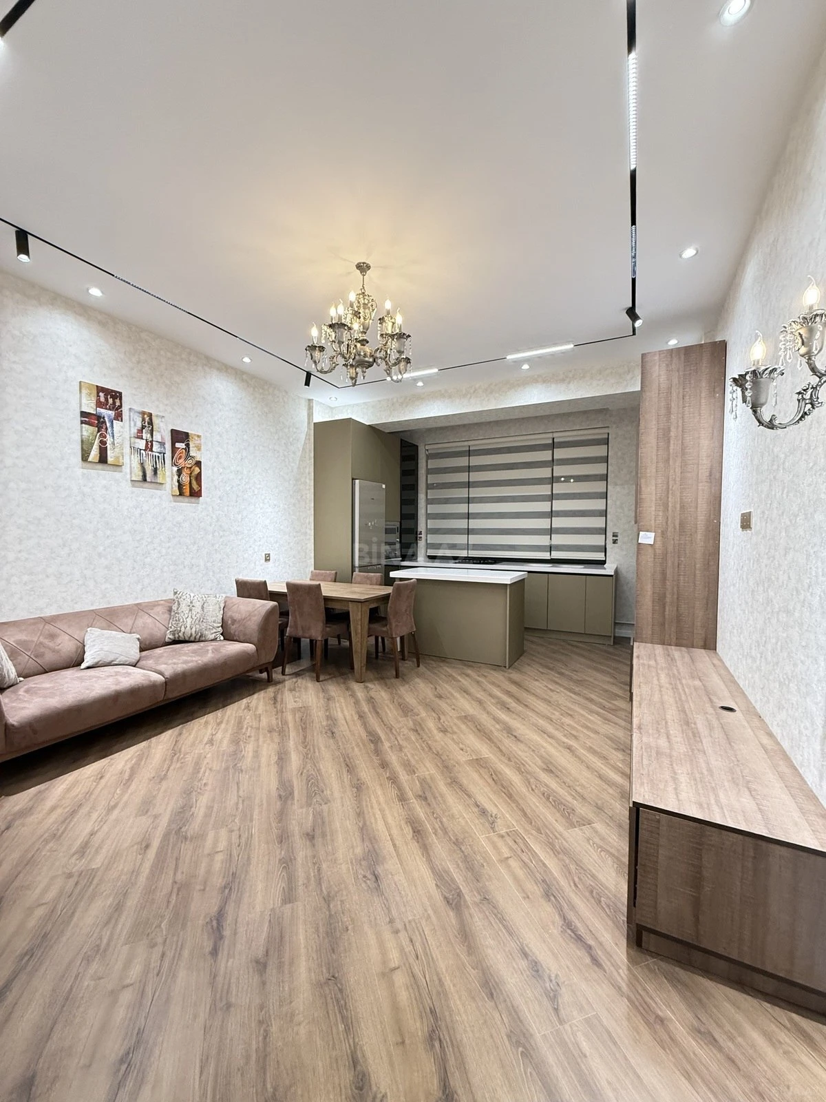 Kirayə verilir 2 otaqlı mənzil 75 m²