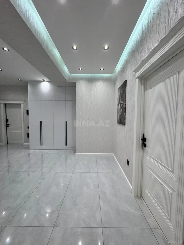 Satılır 3 otaqlı mənzil 107 m²