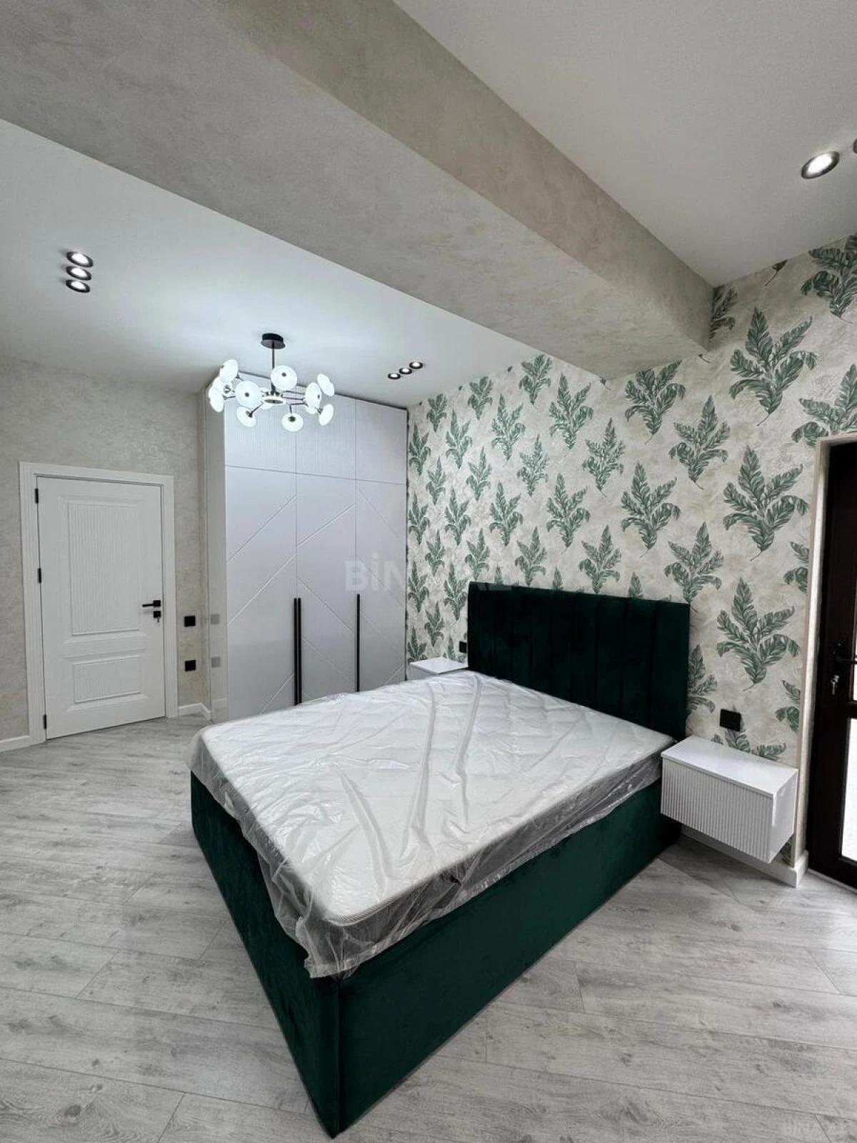 Satılır 3 otaqlı mənzil 107 m²