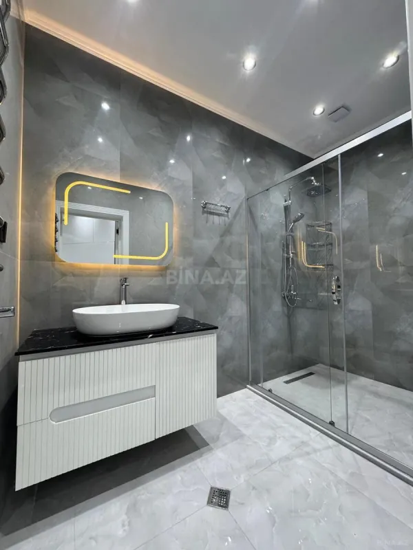 Satılır 3 otaqlı mənzil 107 m²