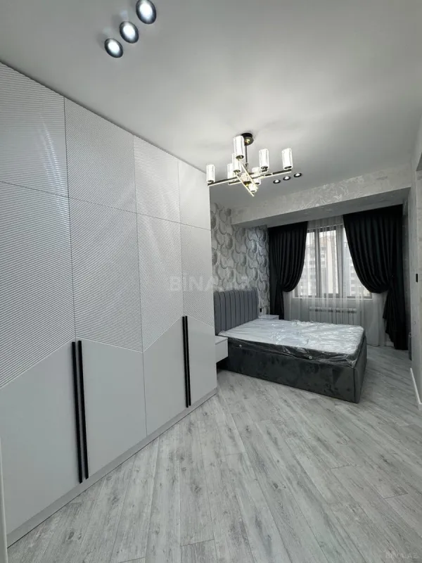 Satılır 3 otaqlı mənzil 107 m²