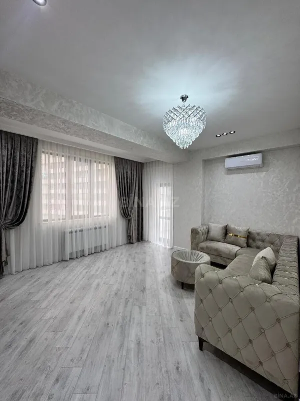 Satılır 3 otaqlı mənzil 107 m²