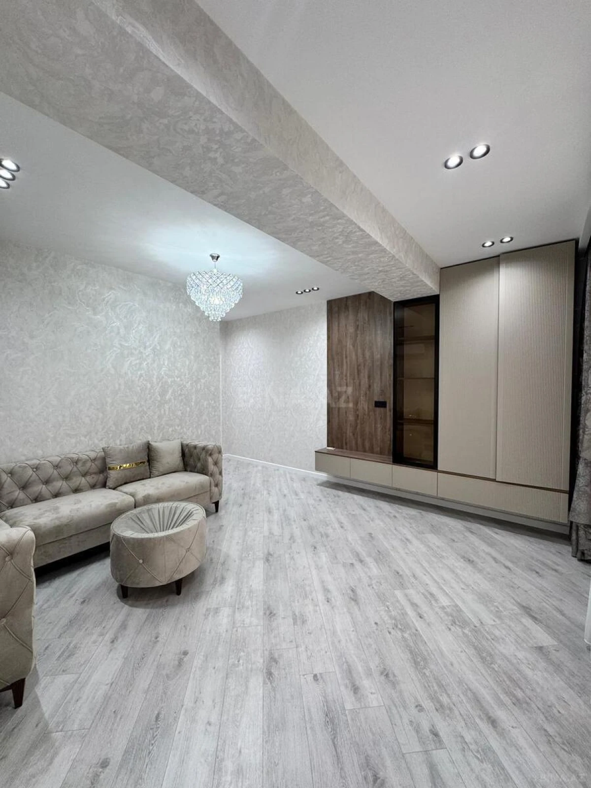 Satılır 3 otaqlı mənzil 107 m²
