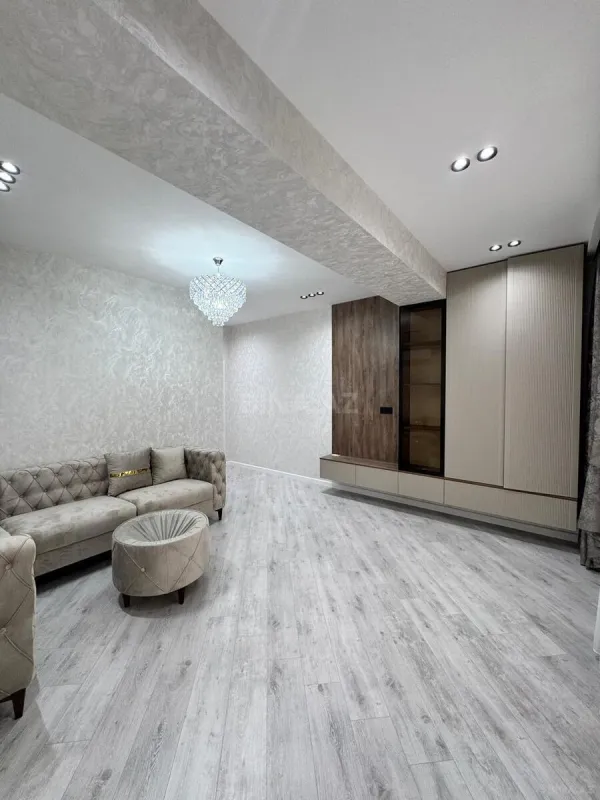 Satılır 3 otaqlı mənzil 107 m²