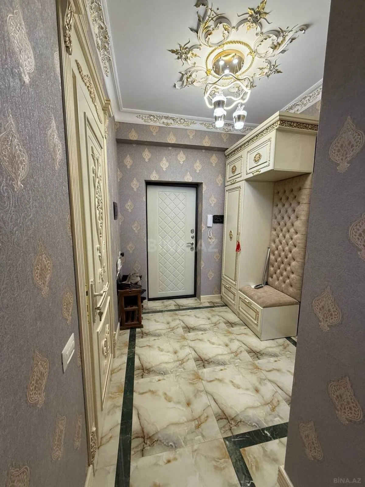 Satılır 2 otaqlı mənzil 80 m²