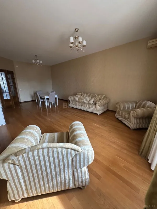 Kirayə verilir 3 otaqlı mənzil 165 m²