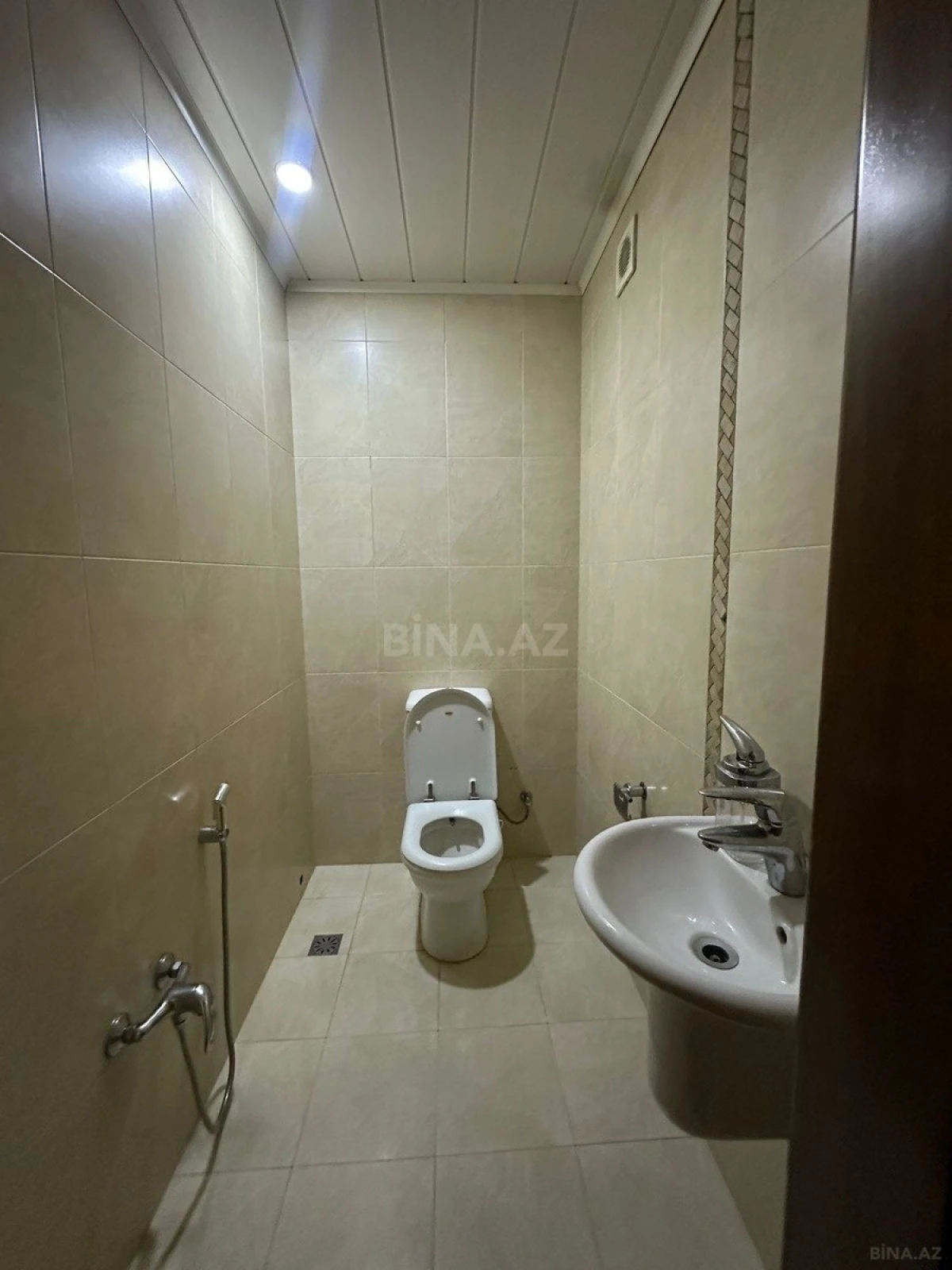 Kirayə verilir 3 otaqlı mənzil 165 m²