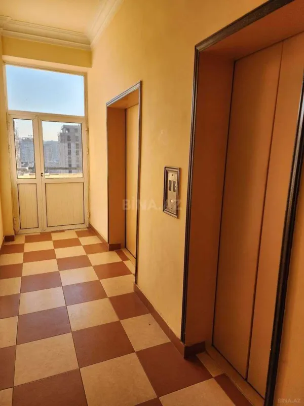 Kirayə verilir 3 otaqlı mənzil 165 m²
