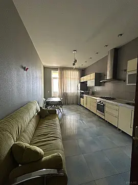Kirayə verilir 3 otaqlı mənzil 165 m²