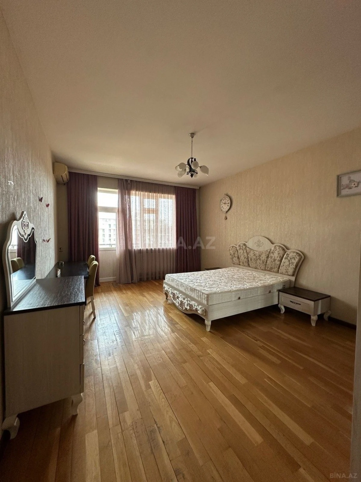 Kirayə verilir 3 otaqlı mənzil 165 m²