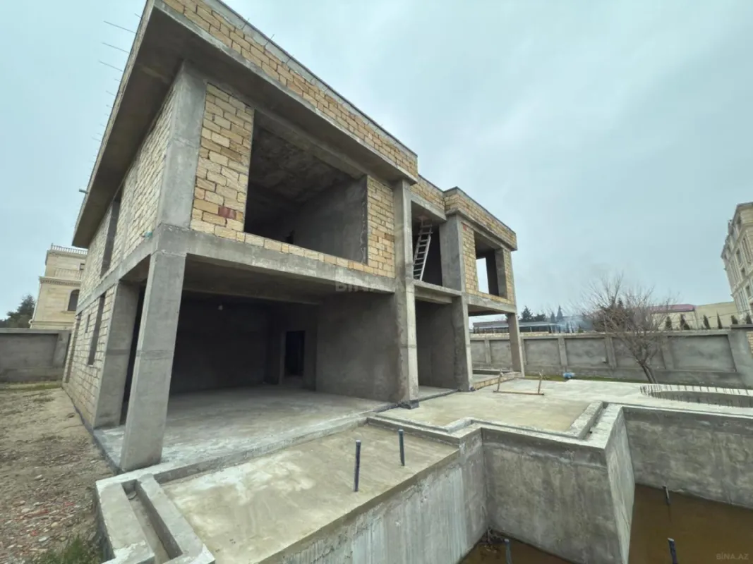 Satılır 5 otaqlı həyət evi 500 m²