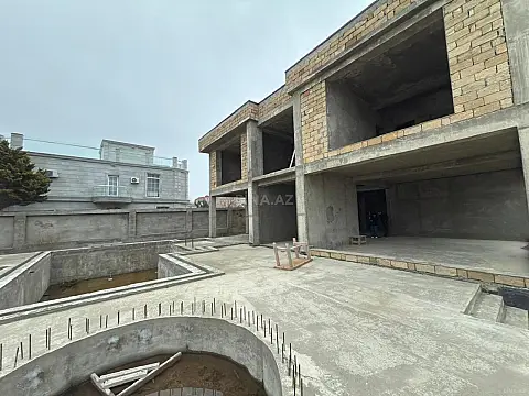 Satılır 5 otaqlı həyət evi 500 m²