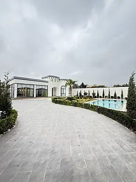 Satılır 5 otaqlı həyət evi 300 m²